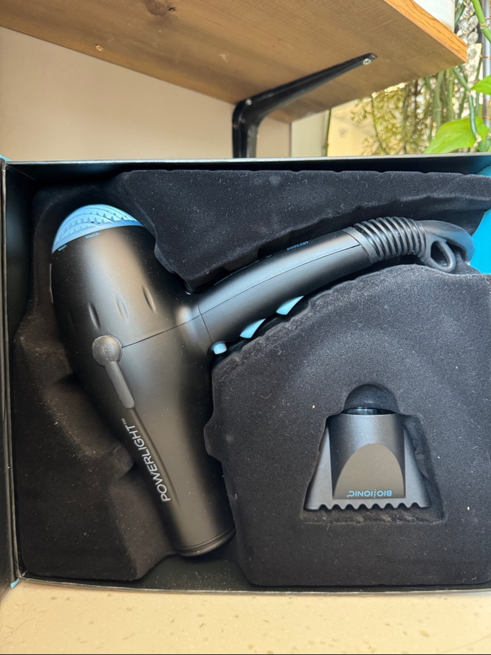 Bio Ionic PowerLight 1875W Speed Pro Hair Dryer Professional - Picture 3 of 4